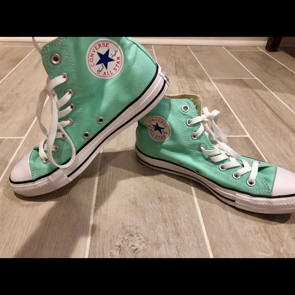 Teal HARDLY WORN Converse Hightop shoes